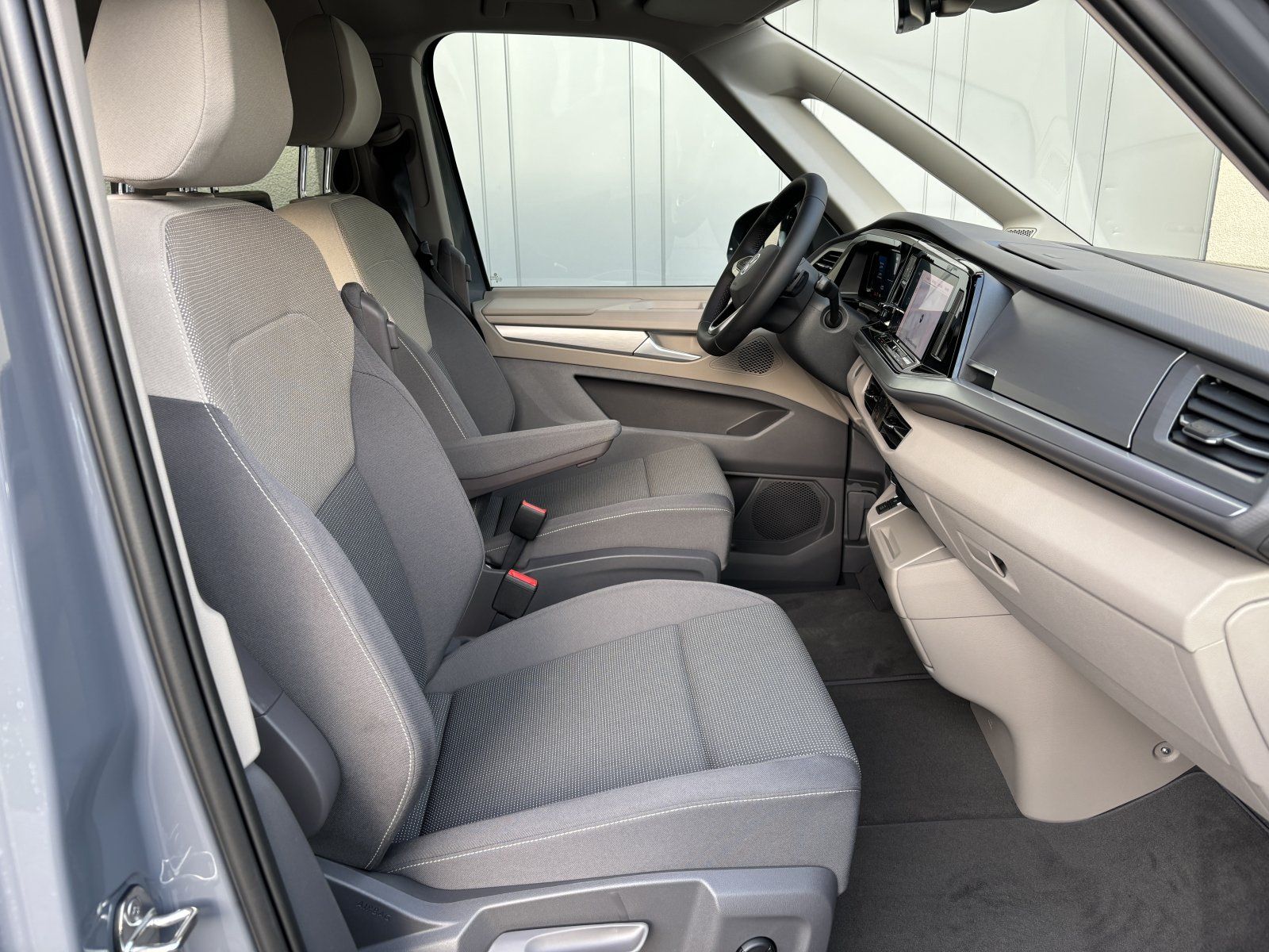Volkswagen T7 Multivan 1.5 TSI OPF DSG Edition - Samsaru's Car Outlet