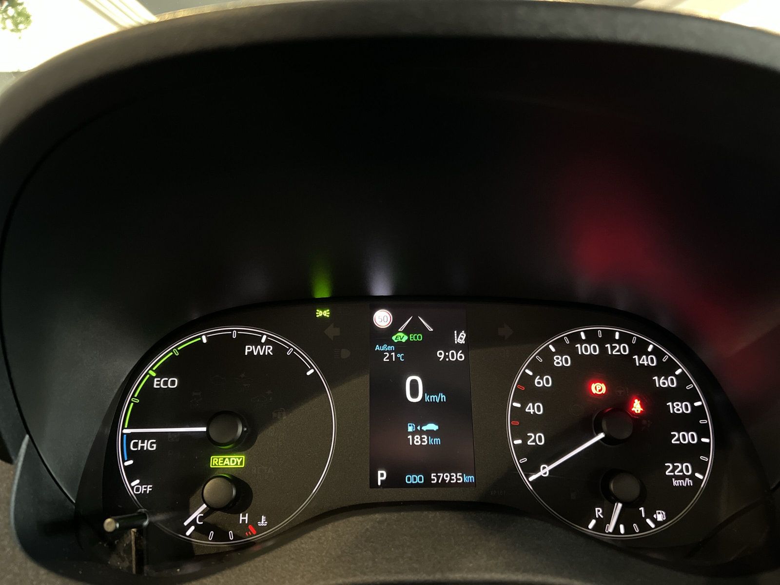 Toyota Yaris 1.5 Hybrid Business Edition - Samsaru's Car Outlet