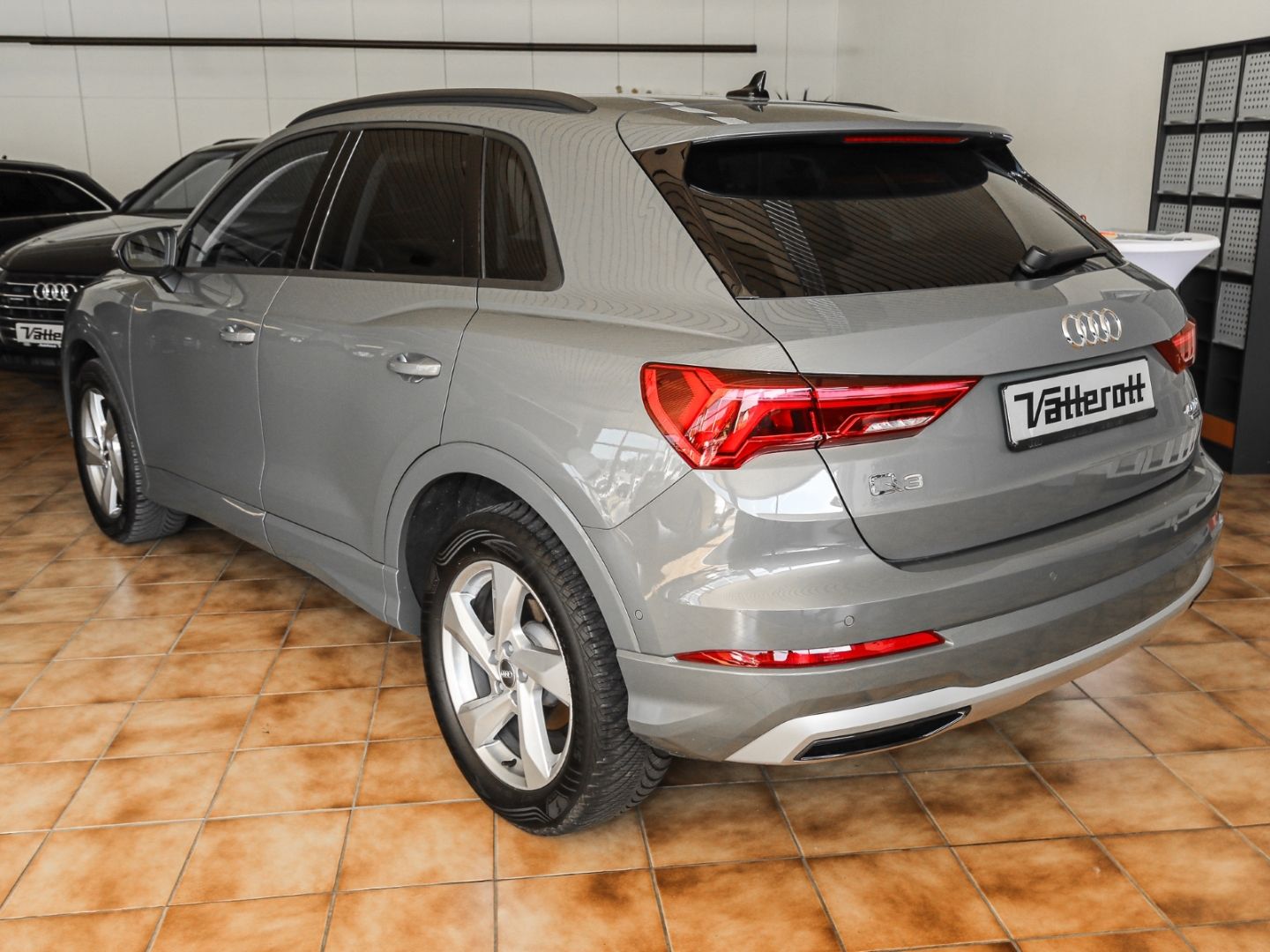 Audi Q3 40 TDI quattro advanced - Samsaru's Car Outlet