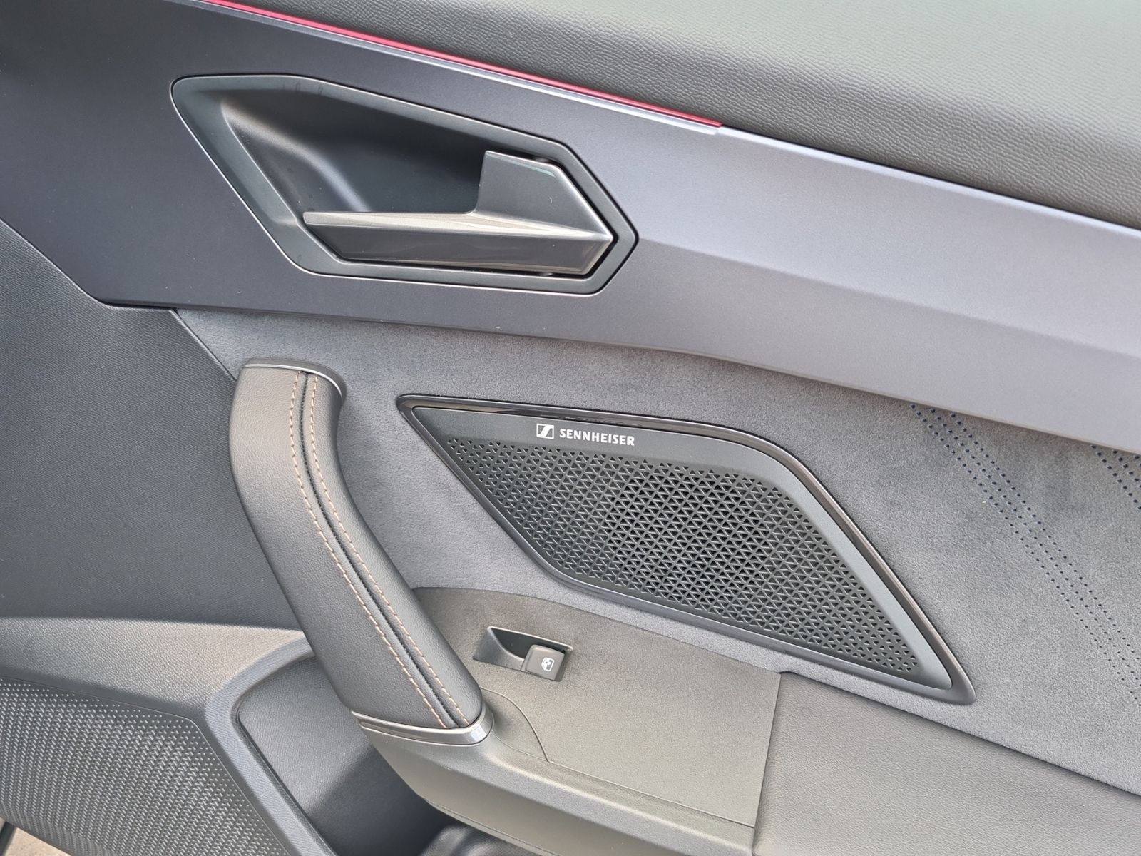 Cupra Formentor VZ 1.5e Hybrid - Samsaru's Car Outlet