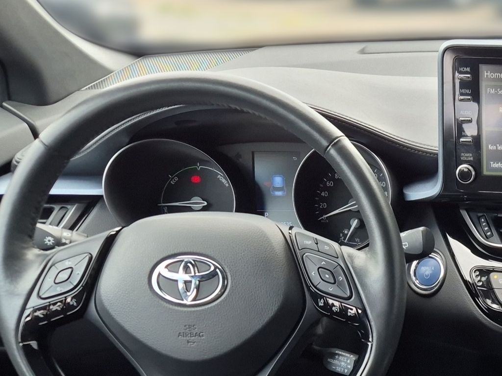Toyota C-HR 2.0 Hybrid - Samsaru's Car Outlet