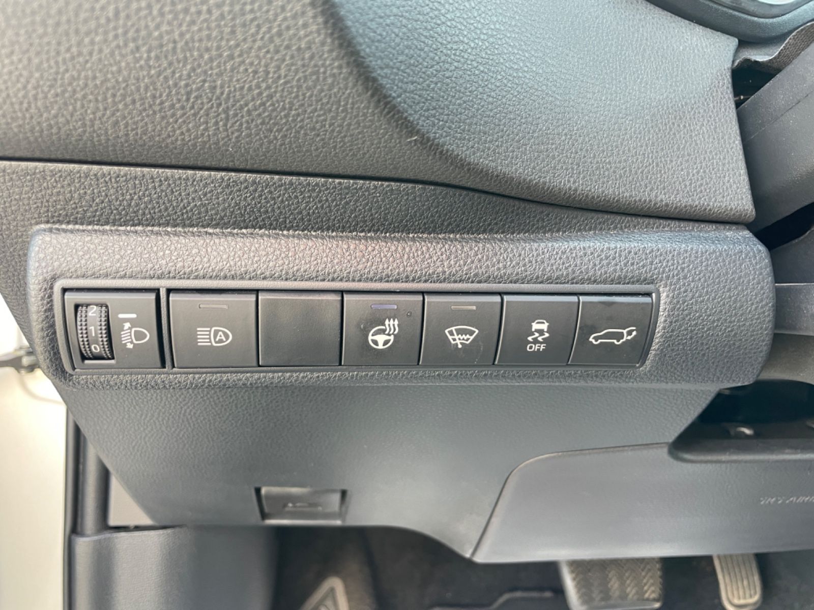 Toyota Corolla Touring Sports Hybrid - Samsaru's Car Outlet