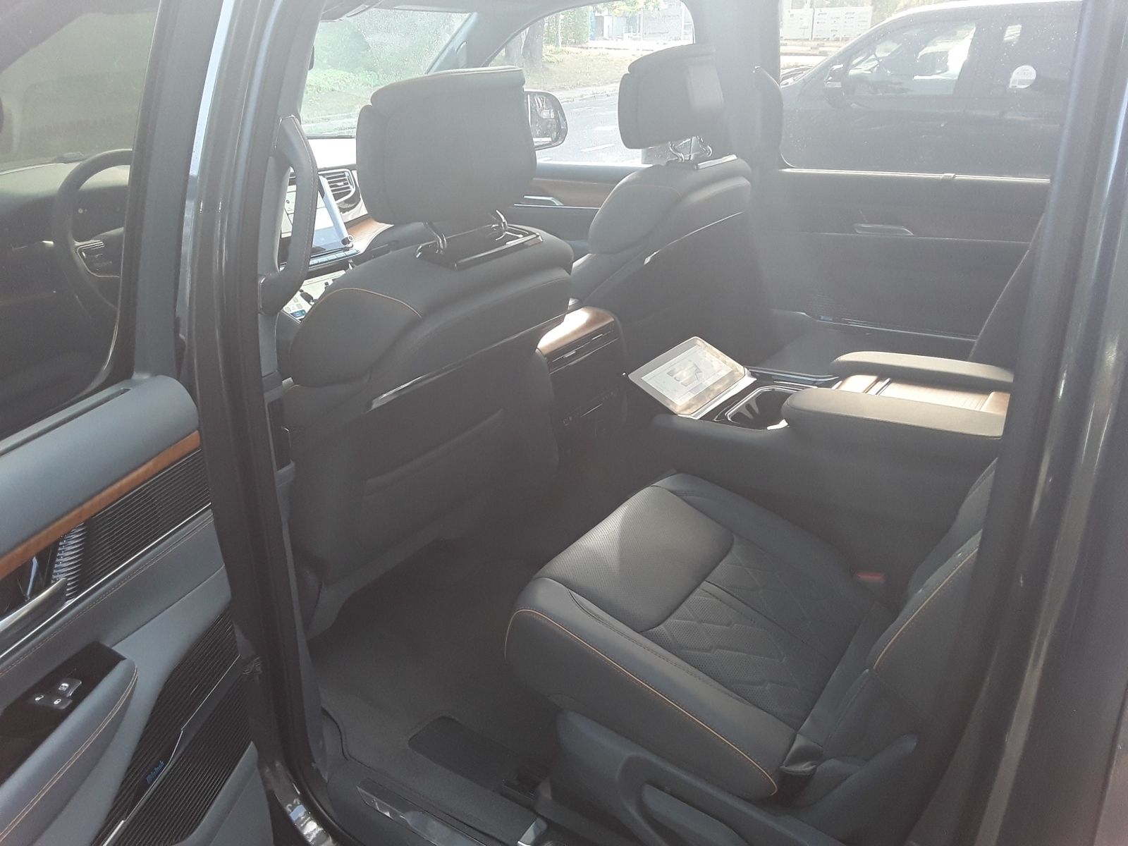 Jeep Grand Wagoneer 6.4 V8 Series III