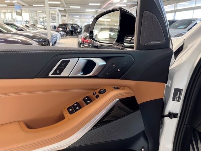 BMW X5 50e M Sport AHK PanoSky KomfSi belüftet SoftC