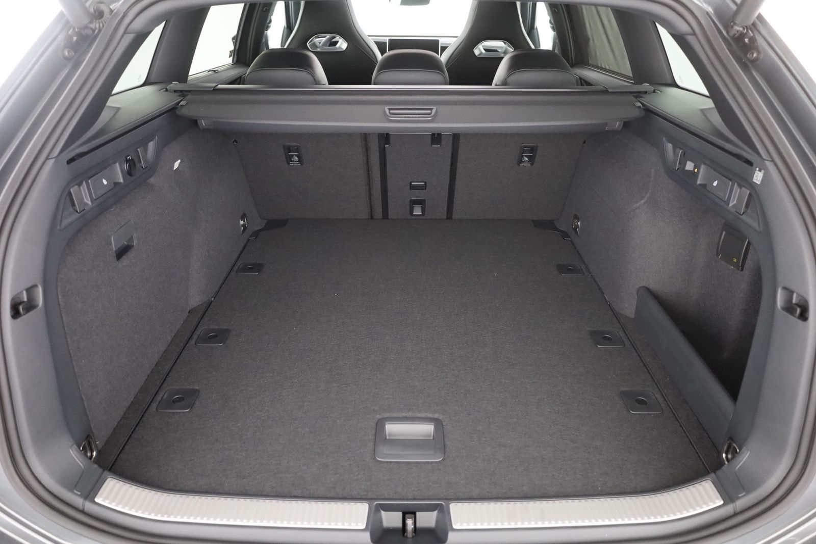 Volkswagen Passat Variant R-Line 2.0 TSI DSG Matrix Pano AH