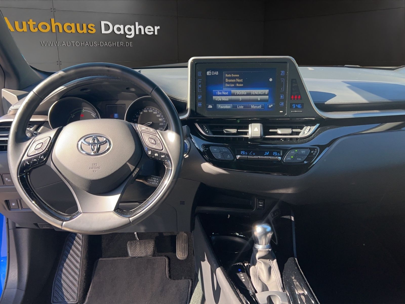 Toyota C-HR Hybrid Club - Samsaru's Car Outlet