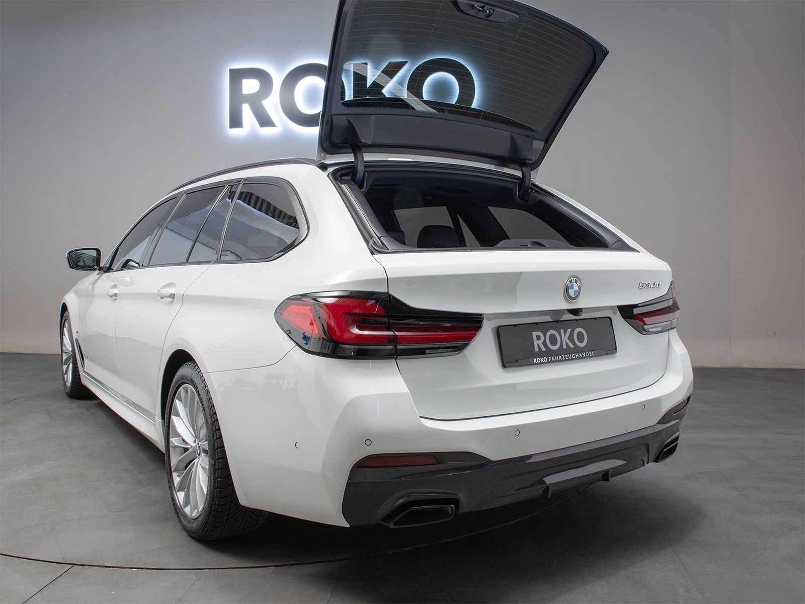 BMW 530d M-Sport H&K Laser HuD SoftCl.360°StandH.AHK