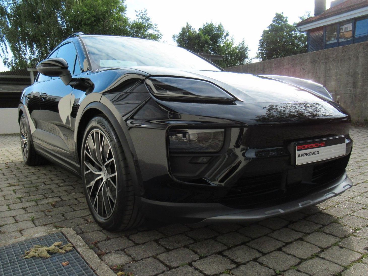 Porsche MACAN 4e - Samsaru's Car Outlet