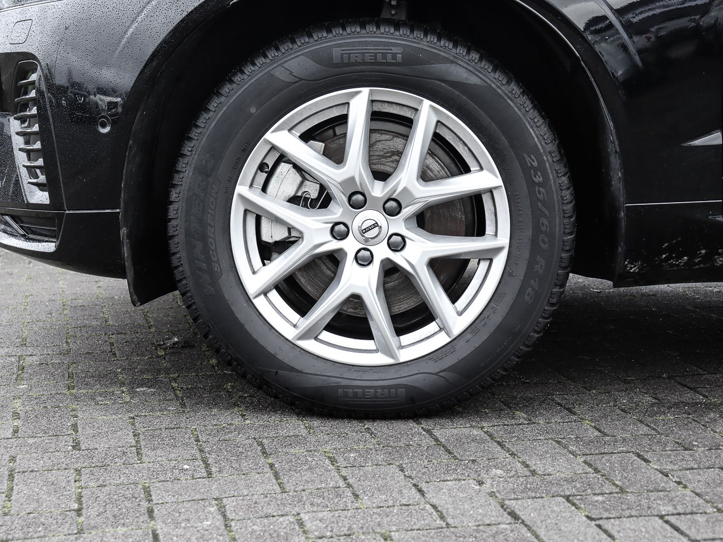 Volvo XC60 Plus Black Edition Recharge Plug-In Hybrid