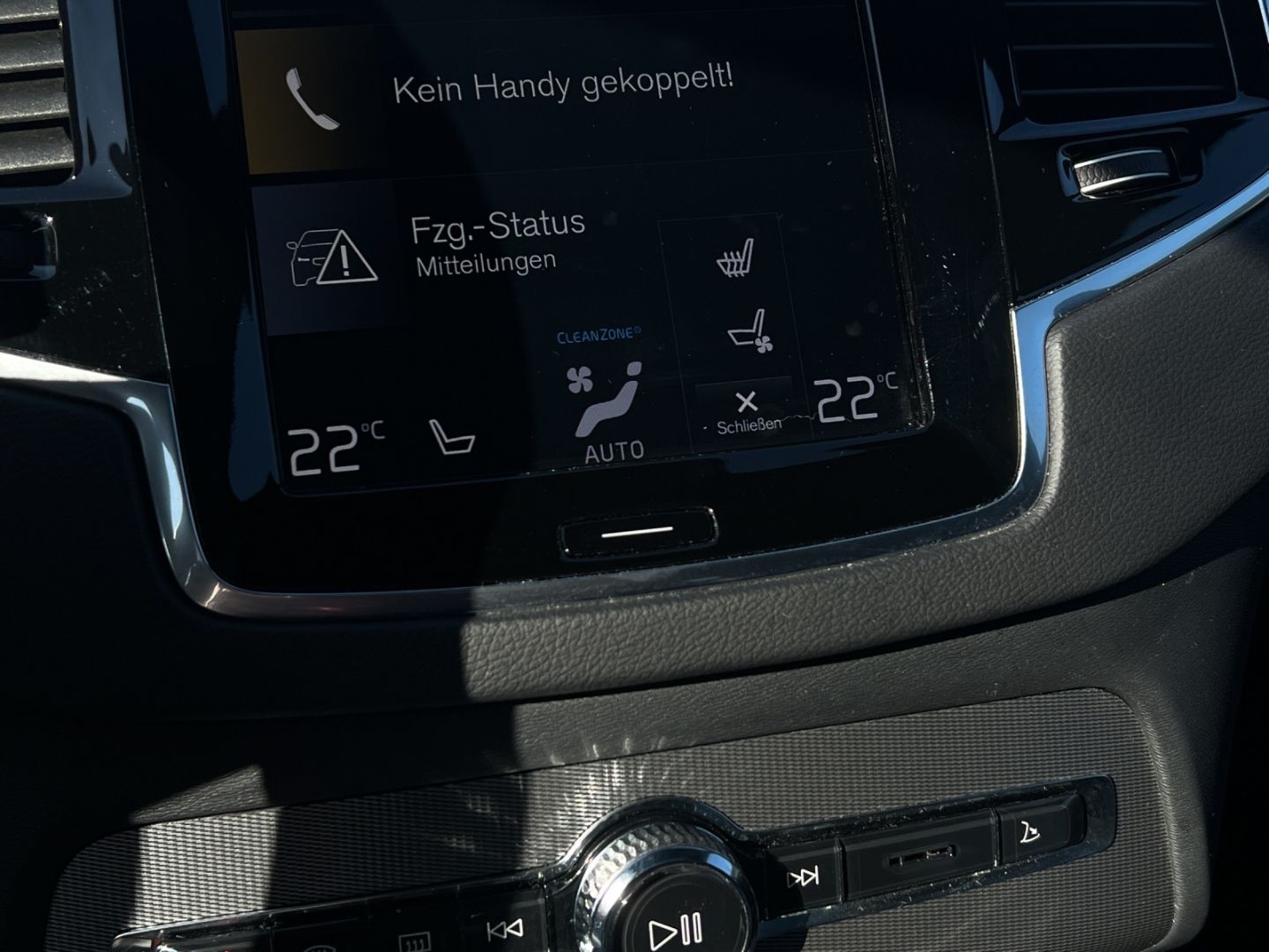 Volvo XC90 B5 D AWD R-Design 4ZKlima MassageSitze