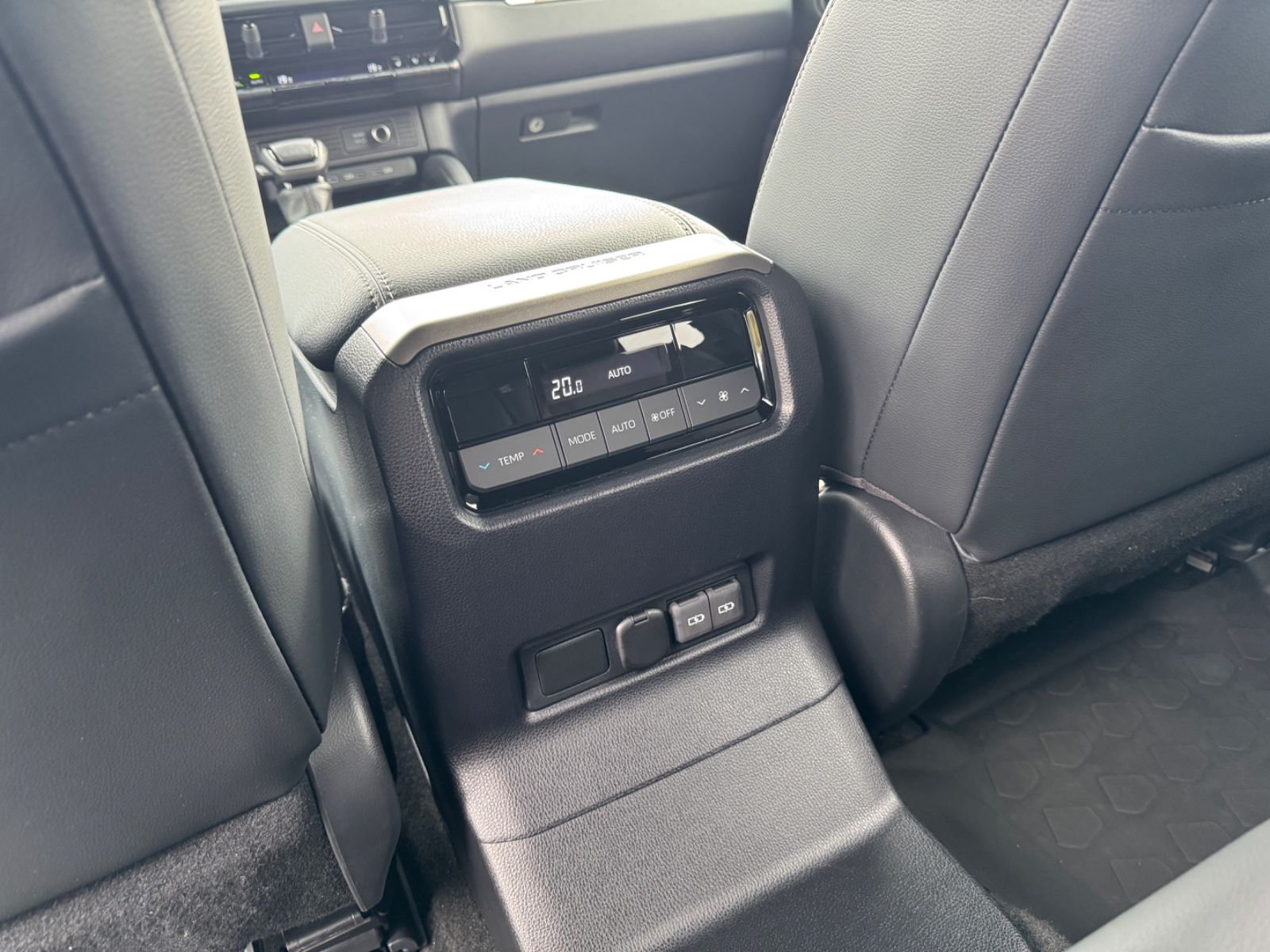 Toyota Land Cruiser 2.8 D-4D 4WD Executive *SOFORT*