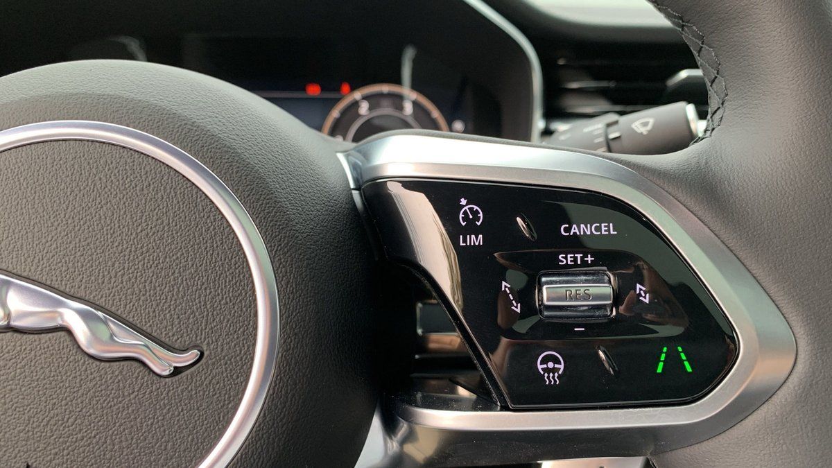 Jaguar XF D200 R-DYNAMIC HSE ACC+DAB+SHZG+LED+LMF+NAV