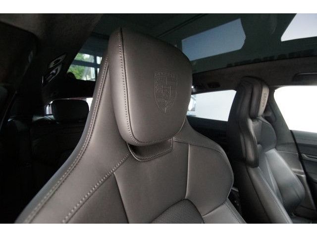Porsche Taycan Cross Turismo Turbo Approved Service NEU!