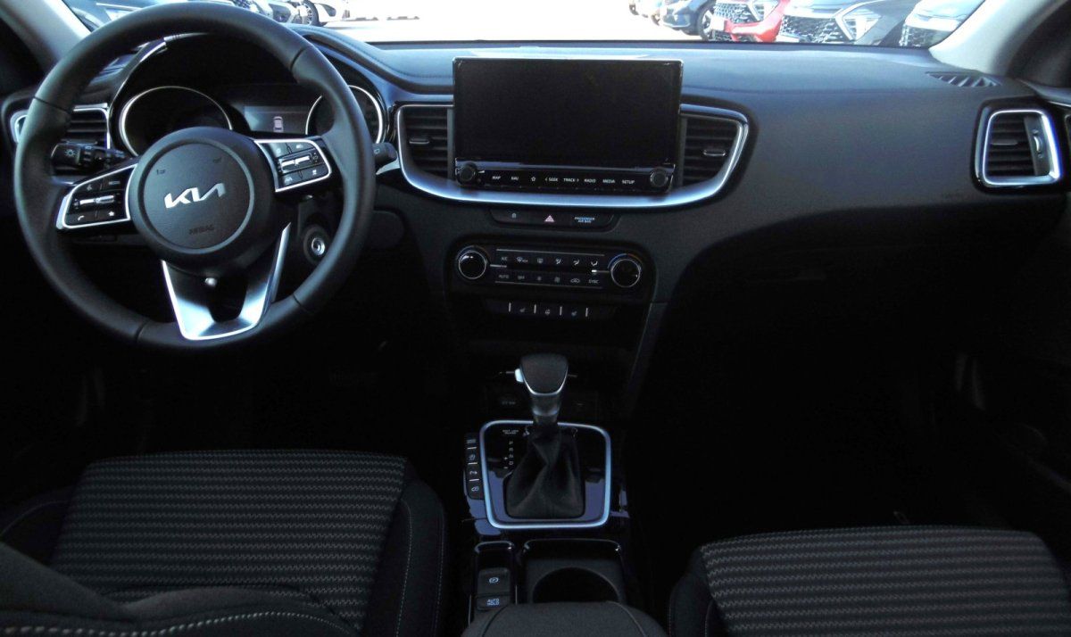 Kia Ceed 1.6 CRDi DCT Vision - Samsaru's Car Outlet