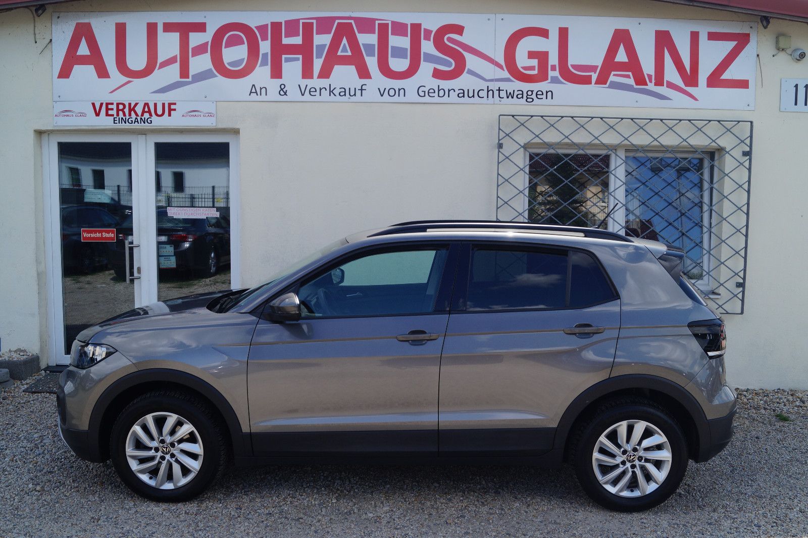 Volkswagen T-Cross Life DSG - Samsaru's Car Outlet
