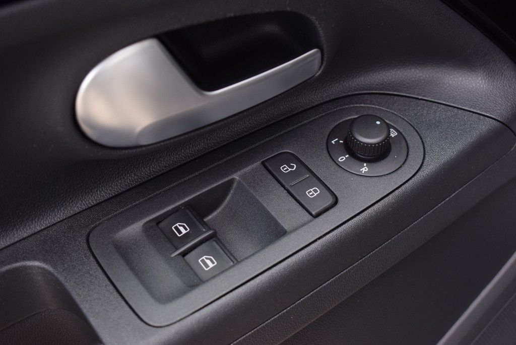 Volkswagen e-up! Move - Samsaru's Car Outlet