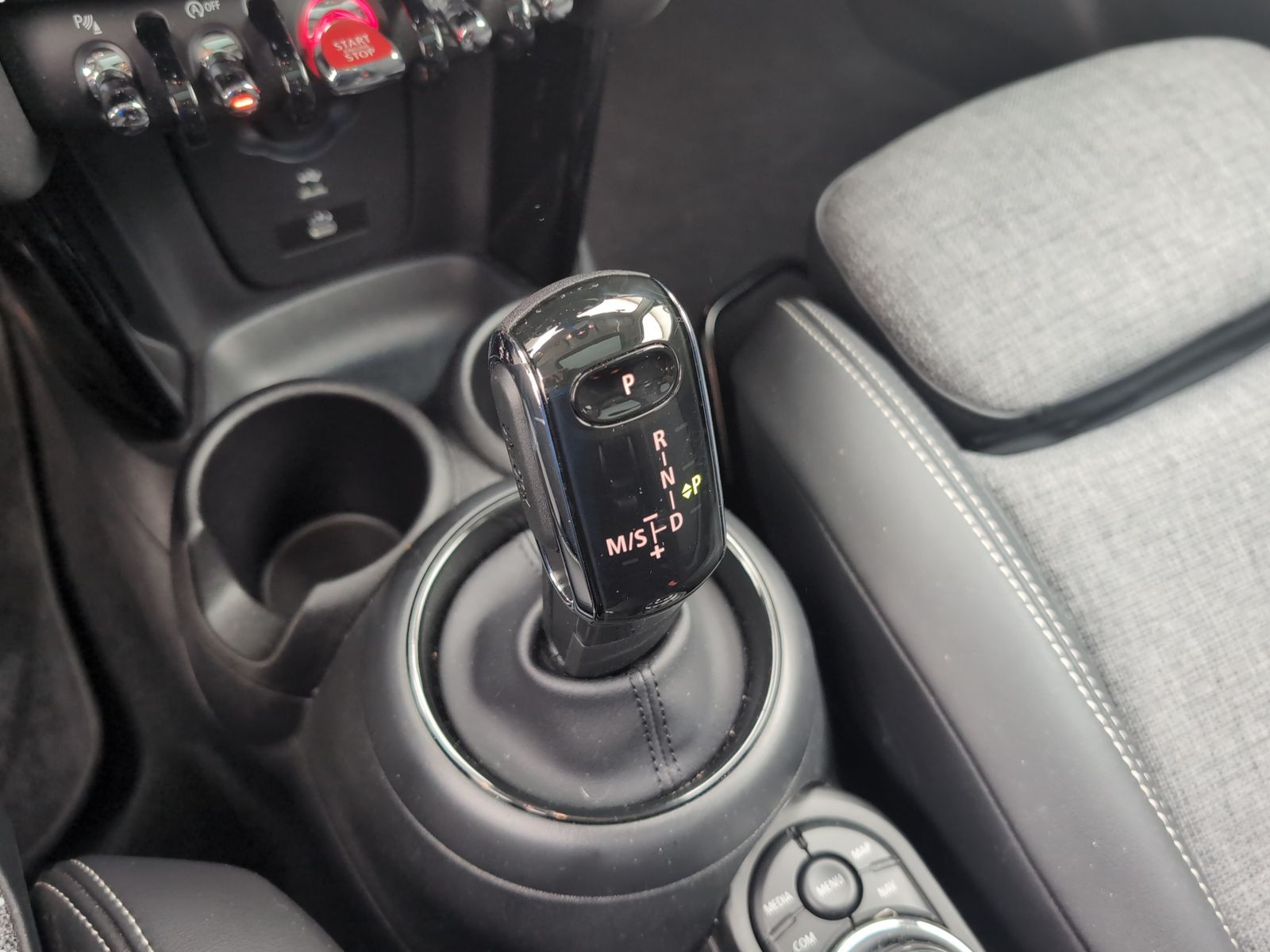MINI Cooper - Samsaru's Car Outlet