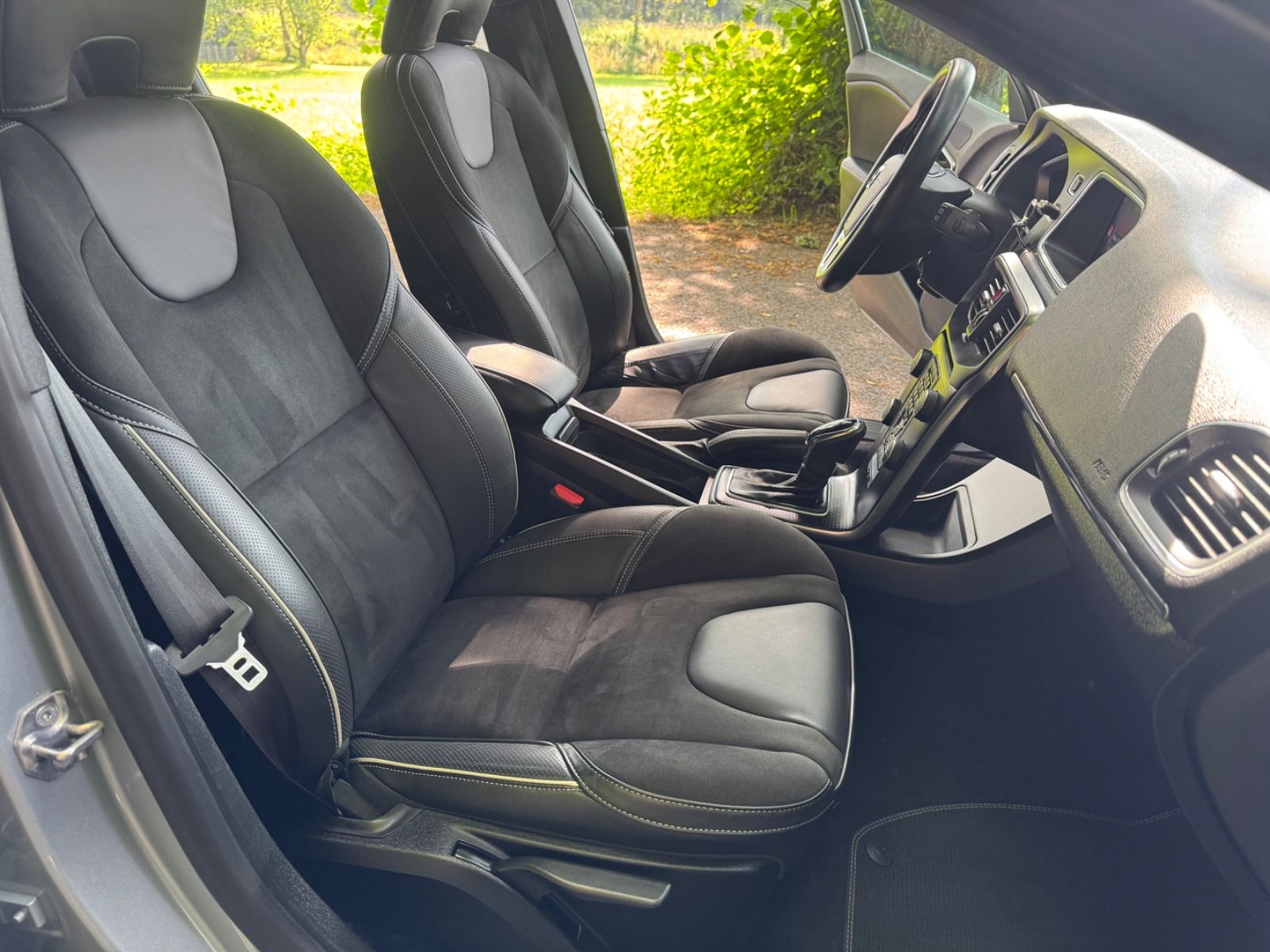 Volvo V40 R-DesignAut.NavLederFullLedGarantiNavi