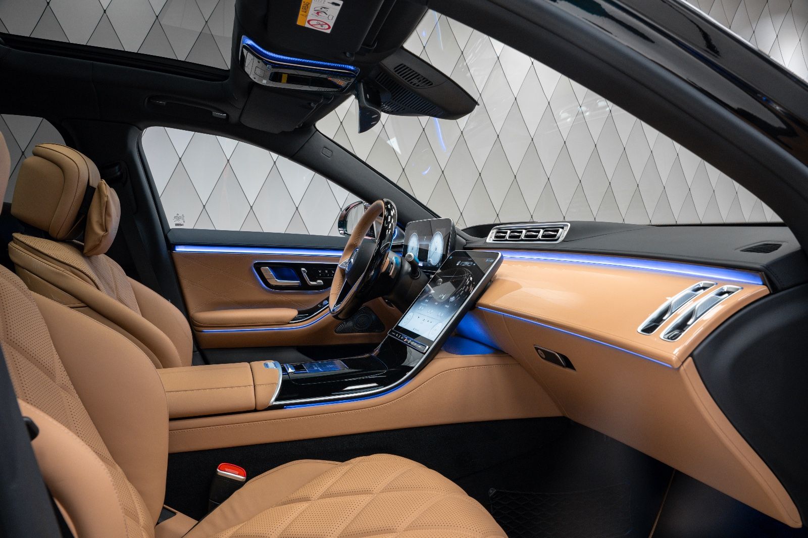 Mercedes-Benz S 680 Maybach - Samsaru's Car Outlet