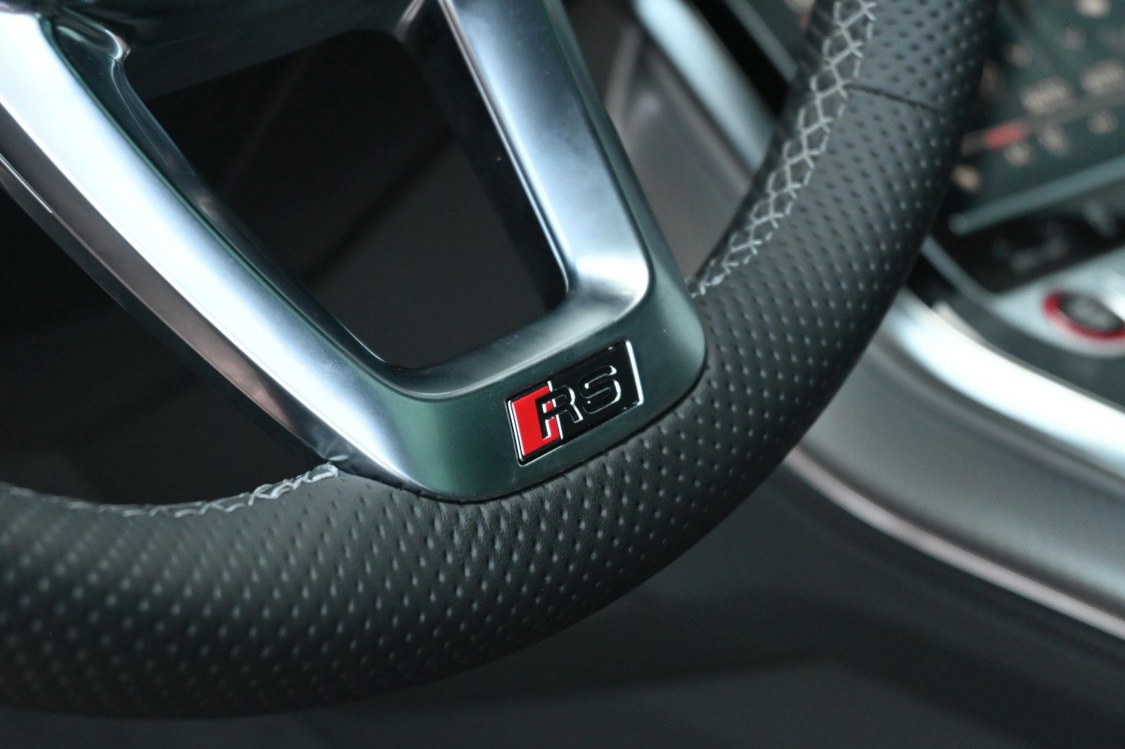 Audi RSQ8 RS Q8 TFSI QUATTRO *B&O*PANO*23"Mietkauf