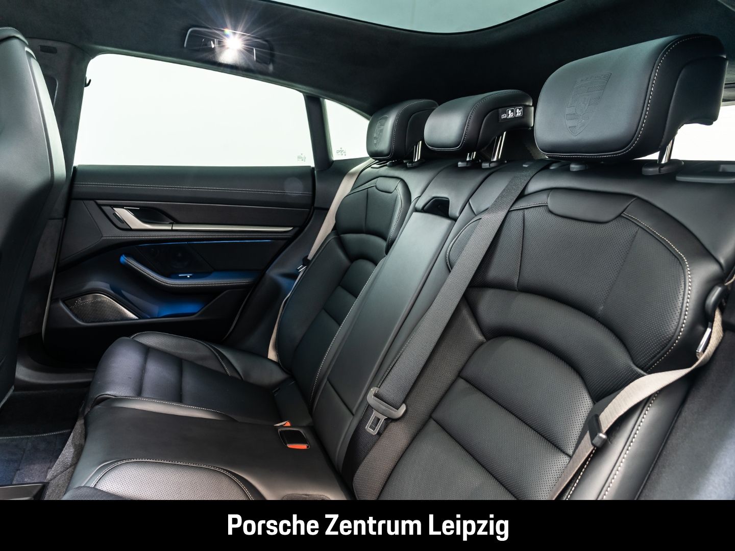 Porsche Taycan Turbo S Cross Turismo ActiveRide Burmeste