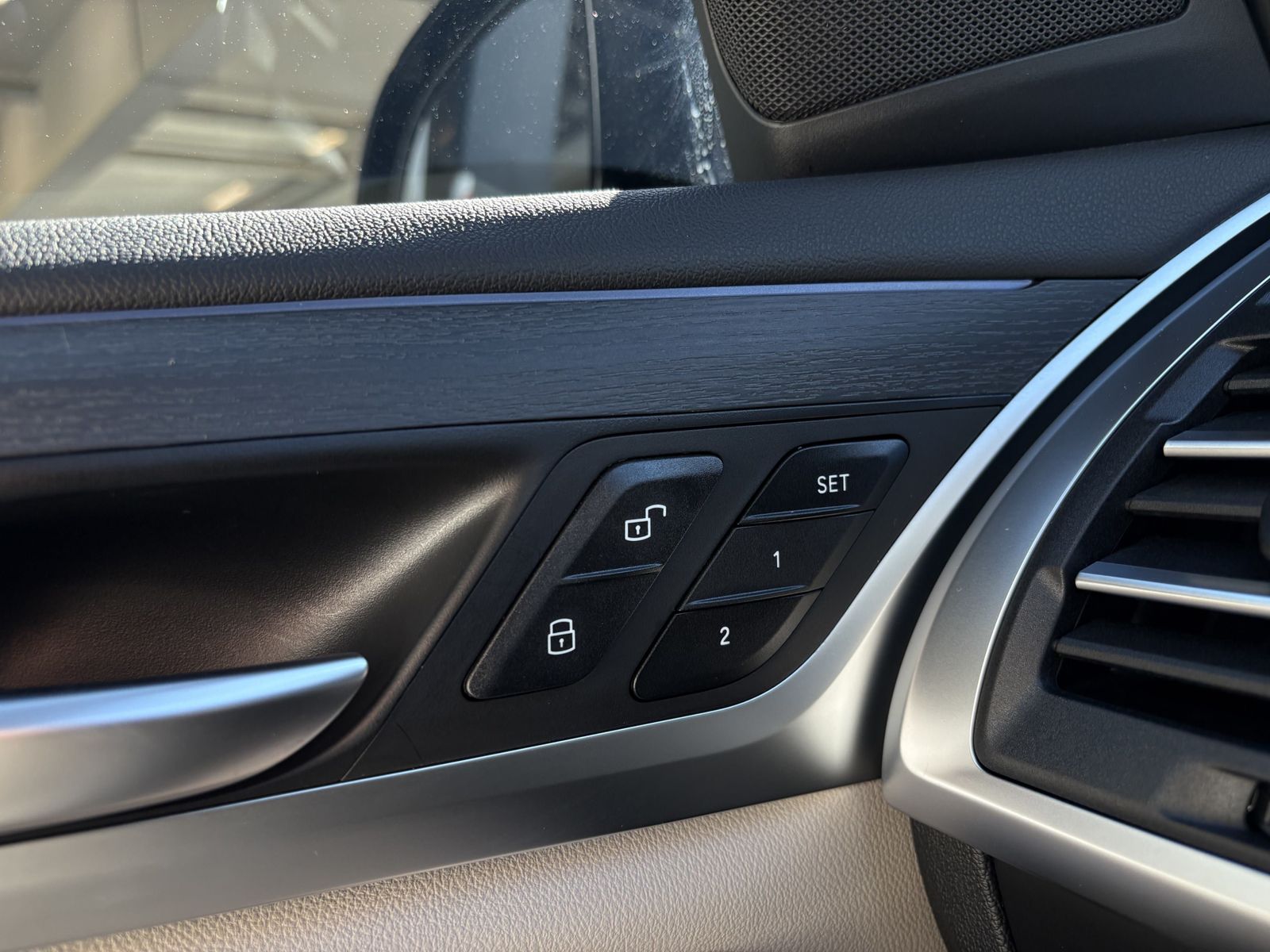 BMW X3 xDrive30e M Sport - Samsaru's Car Outlet