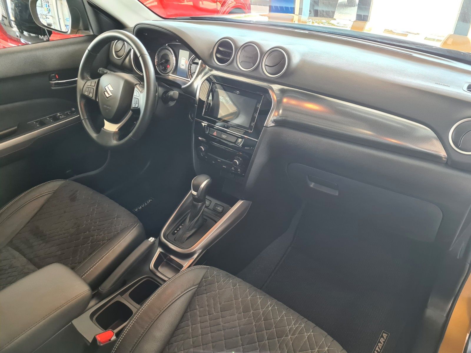 Suzuki Vitara 1.5 Hybrid Comfort+ 4x2 - Samsaru's Car Outlet