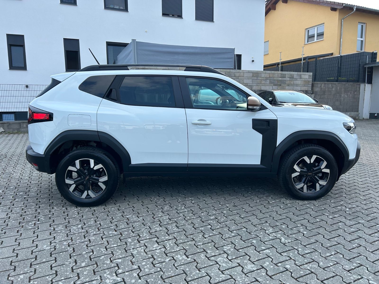 Dacia Duster III TCe 130 Extreme 4WD - Samsaru's Car Outlet