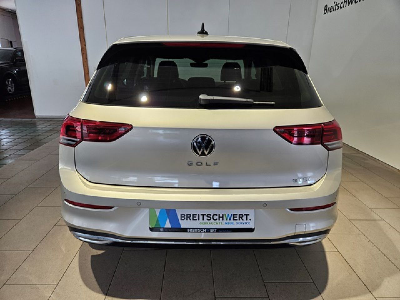 Volkswagen Golf 1.5 eTSI Move - Samsaru's Car Outlet