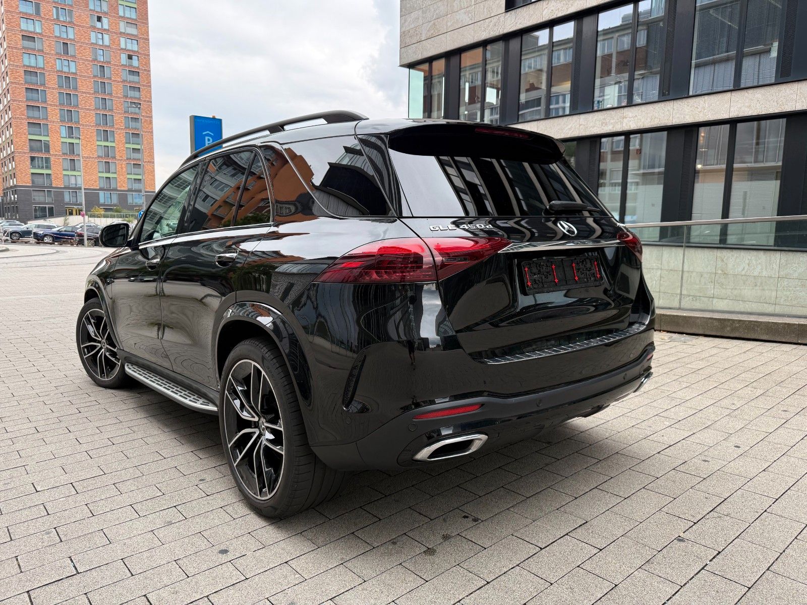 Mercedes-Benz GLE450d AMG SoftClose Pano Massage 360° HUD 22''