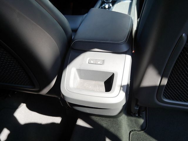 Volvo XC60 B4 Plus Dark SHZ H/K HGSD NAVI FACEL. LED