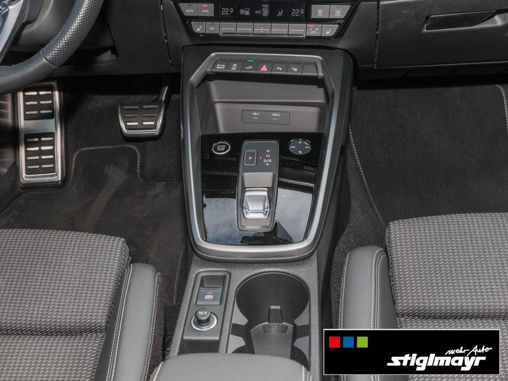 Audi A3 Sportback S-line 40 TFSIe S-tronic MATRIX+NA