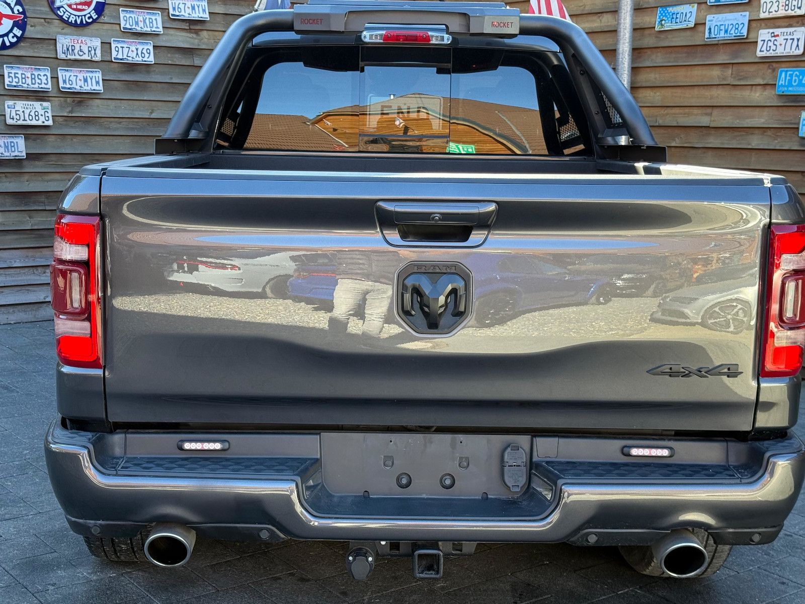 Dodge RAM 1500 5,7L BigHorn Crew Cab LED LPG 4x4 Pano
