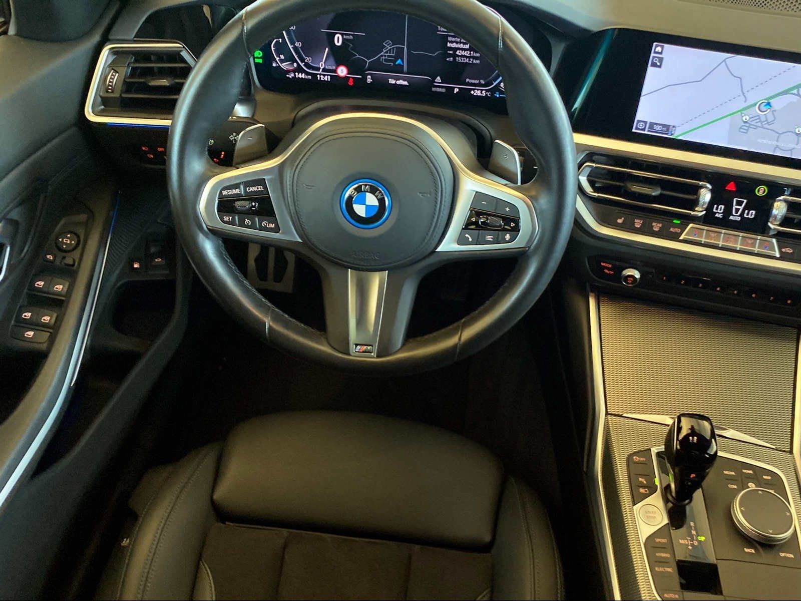 BMW 330e Touring M Sport - Samsaru's Car Outlet