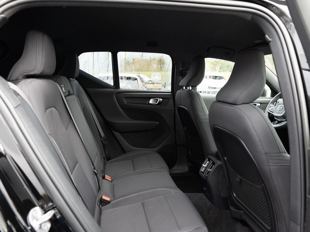 Volvo XC40 Core Recharge Pure Electric 2WD STANDHZ LED