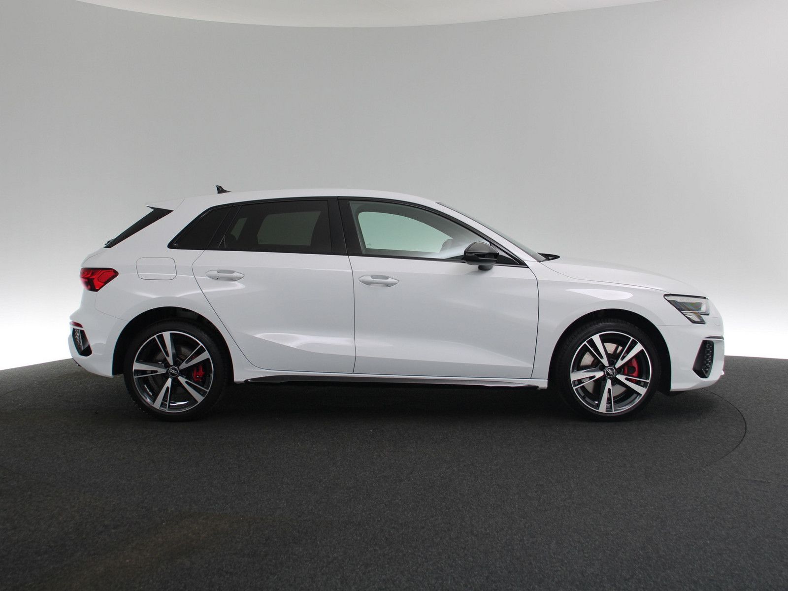 Audi A3 Sportback 45 TFSI e S line - Samsaru's Car Outlet