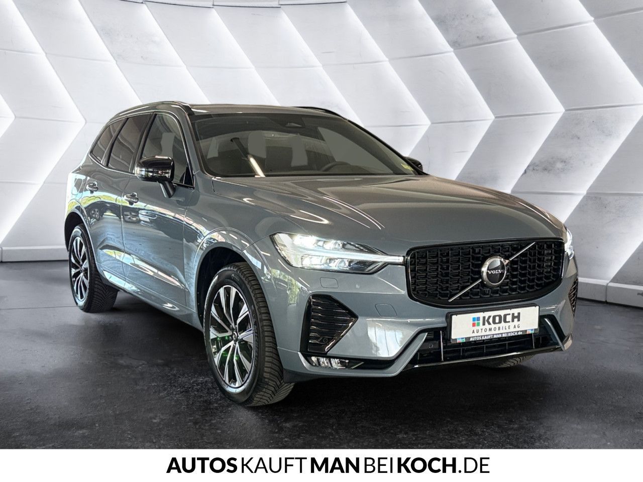 Volvo XC60 B5 AWD PlusDark ACC BLIS AHK VLED 4xSHz H&K