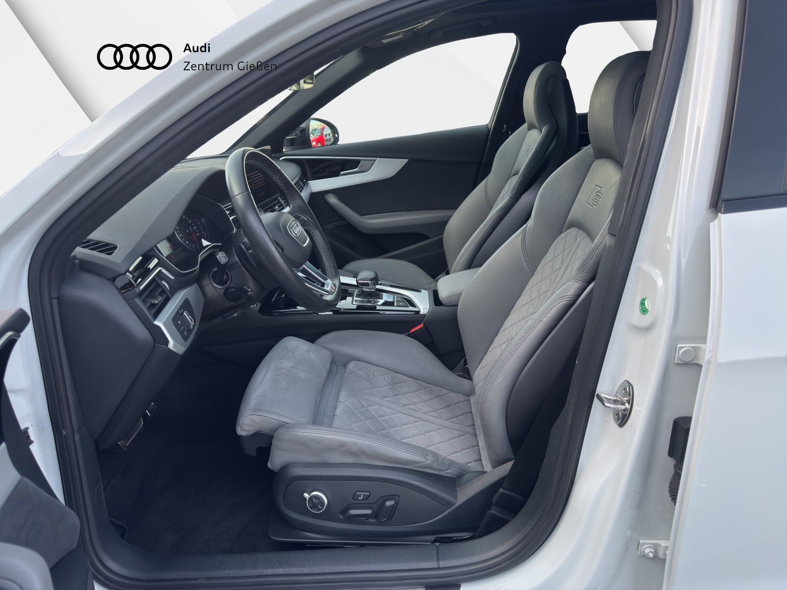 Audi A4 Limousine 40 TDI quattro S line competition B