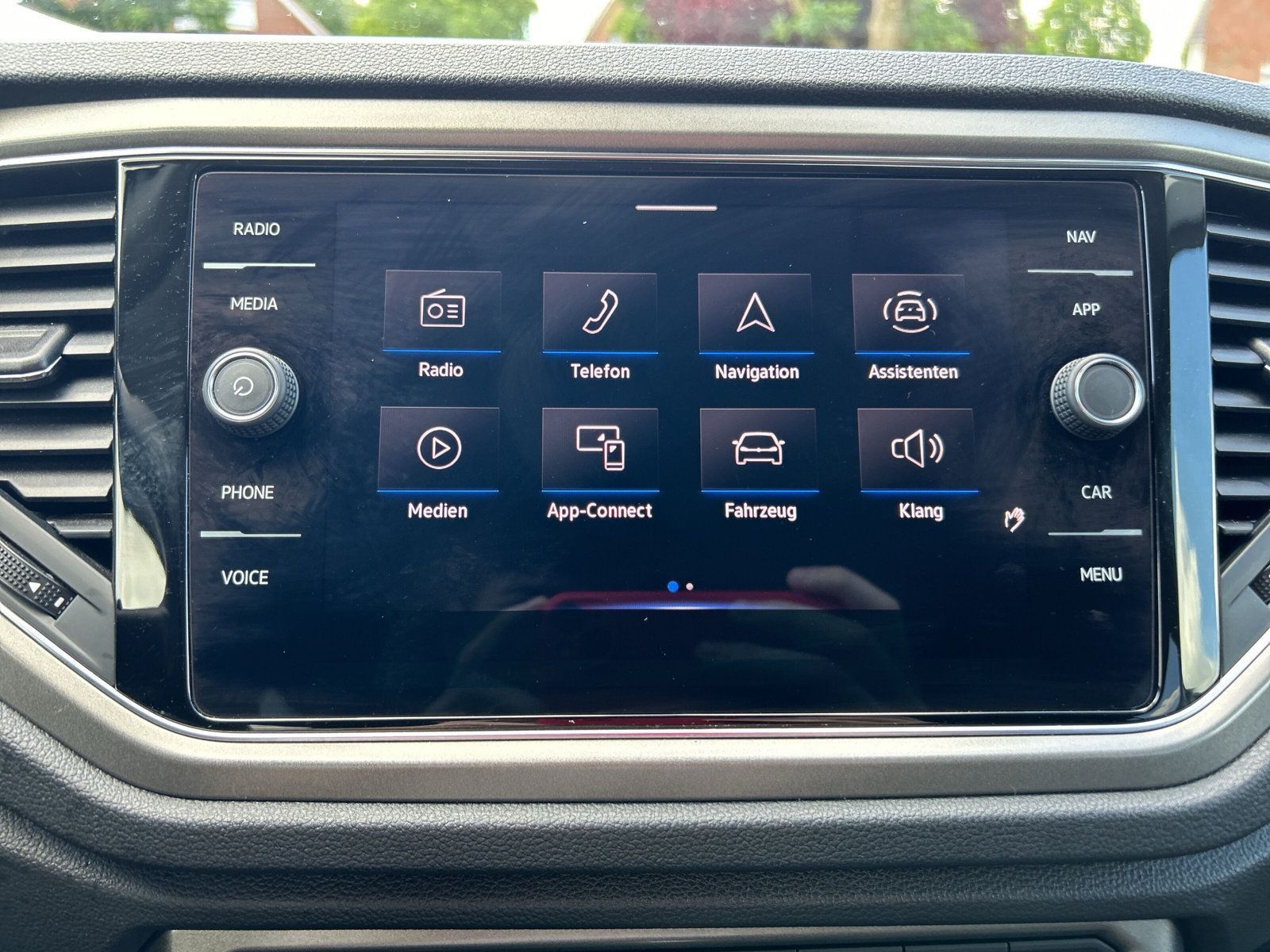 Volkswagen T-Roc 2.0 TDI Style - Samsaru's Car Outlet