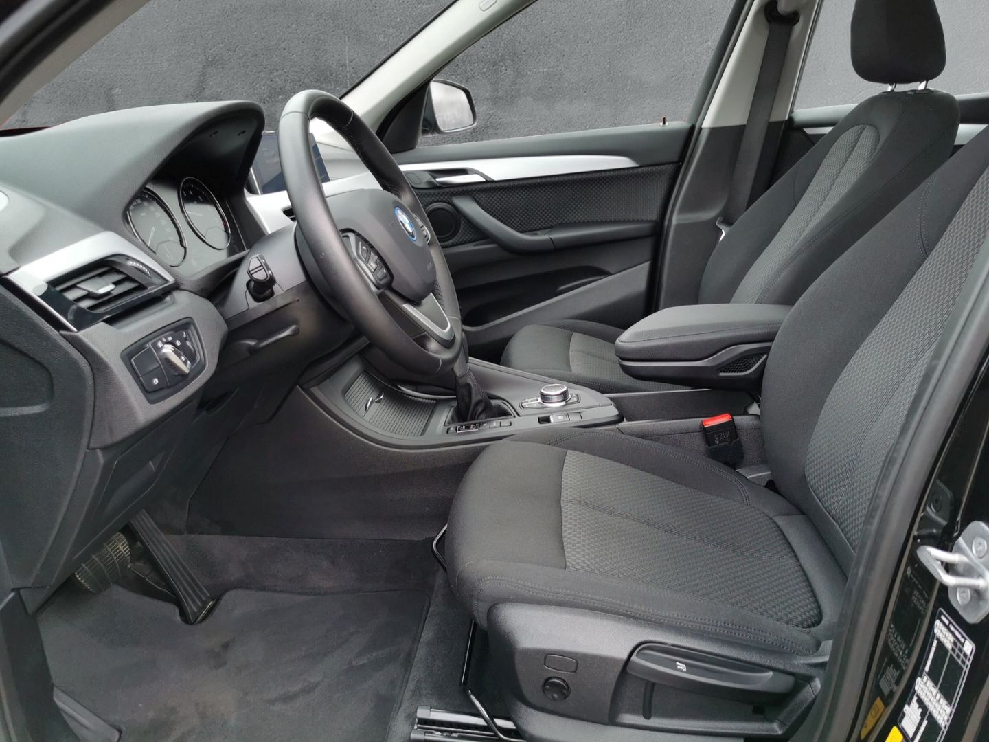 BMW X1 xDRIVE 25e ADVANTAGE - Samsaru's Car Outlet