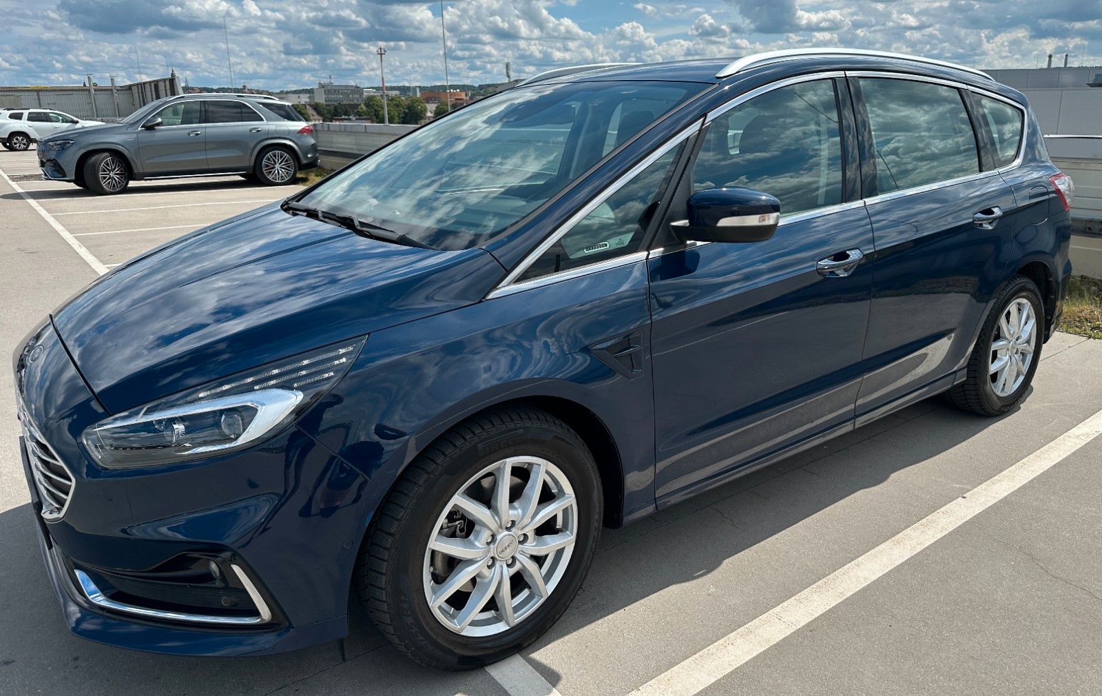Ford S-MAX Titanium*NAVI*LED*AHK*KAMERA*ACC*