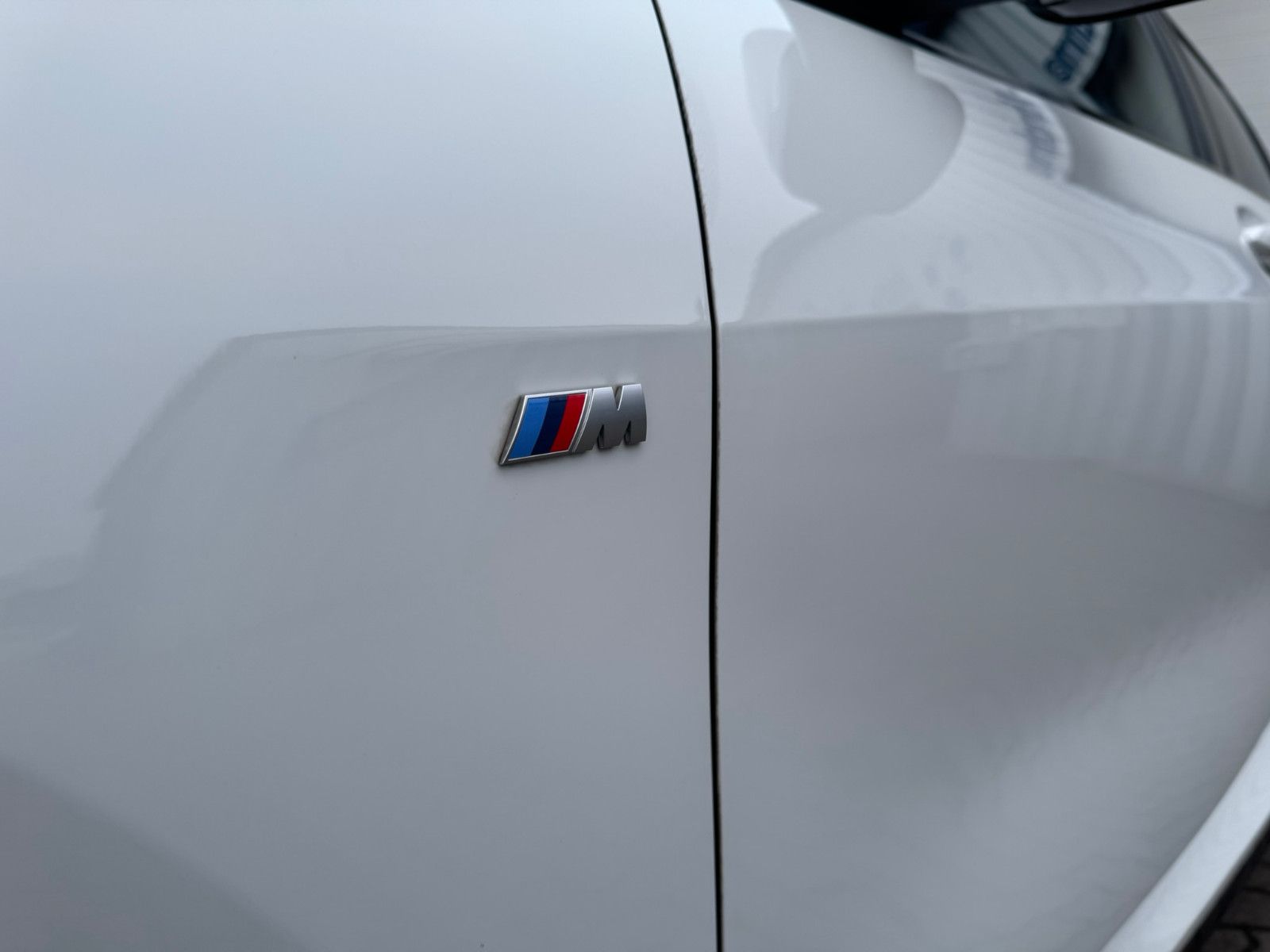 BMW 120i | M-PAKET | AUT | LED | HEAD-UP | DRIVING +