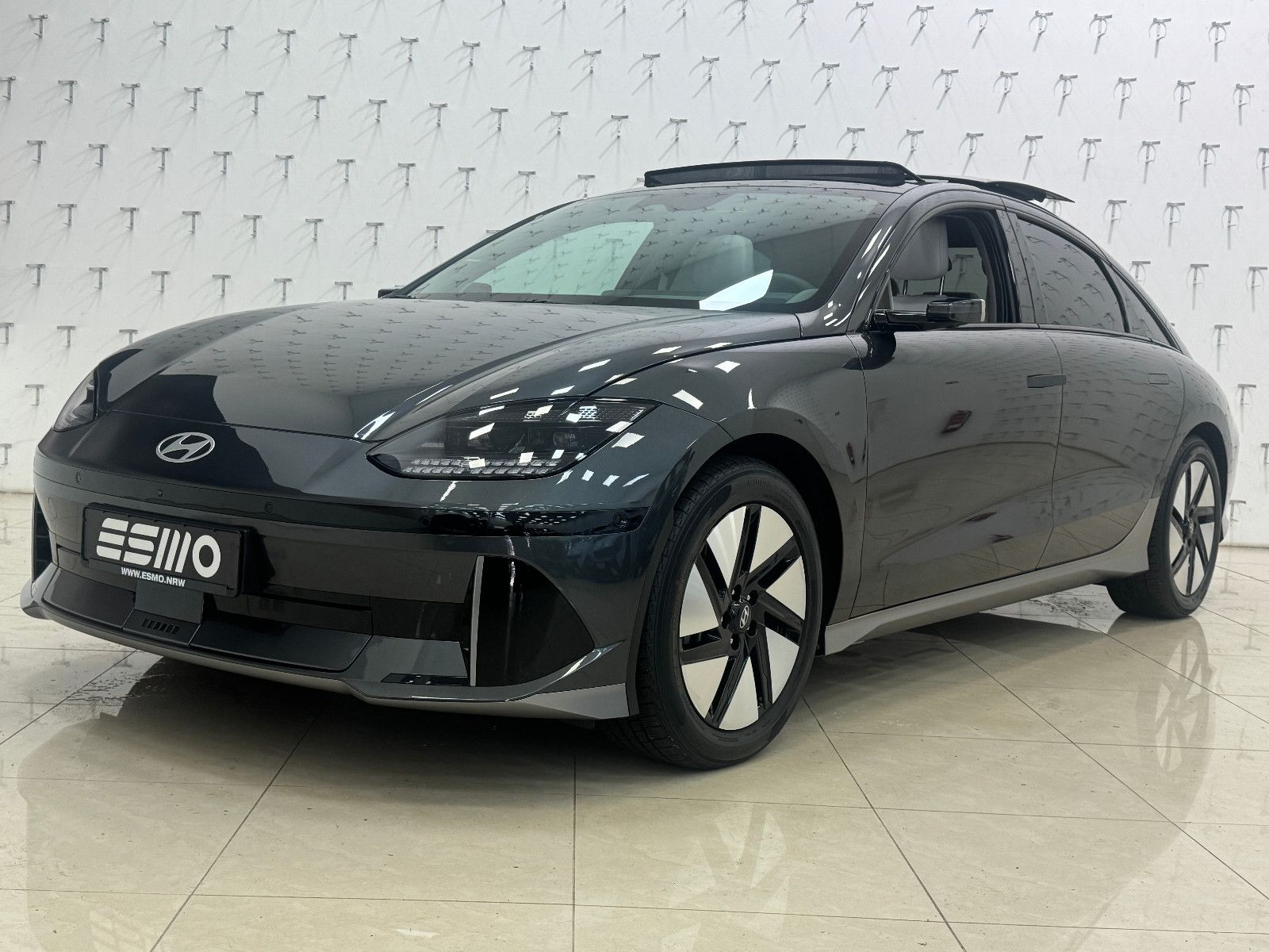 Hyundai IONIQ 6 77,4kWh 325ps 4WD Uniq PANO & DIGI NON
