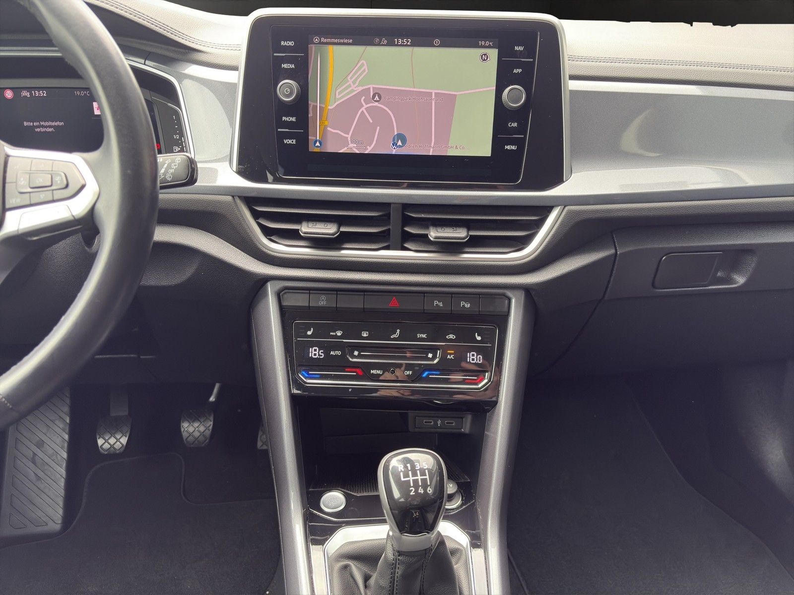 Volkswagen T-Roc 2.0 TDI Style - Samsaru's Car Outlet