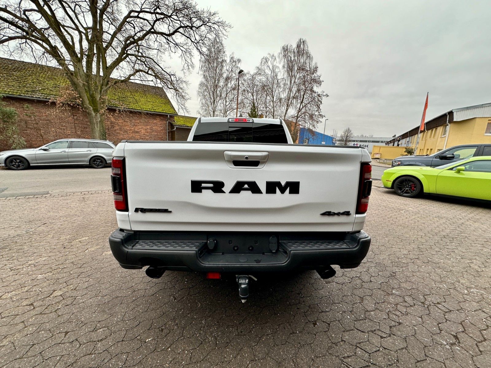 Dodge 5.7 V8*4X4*LPG*REBEL*LEDER*LED*NAVI*AHK*MFL*TOP*
