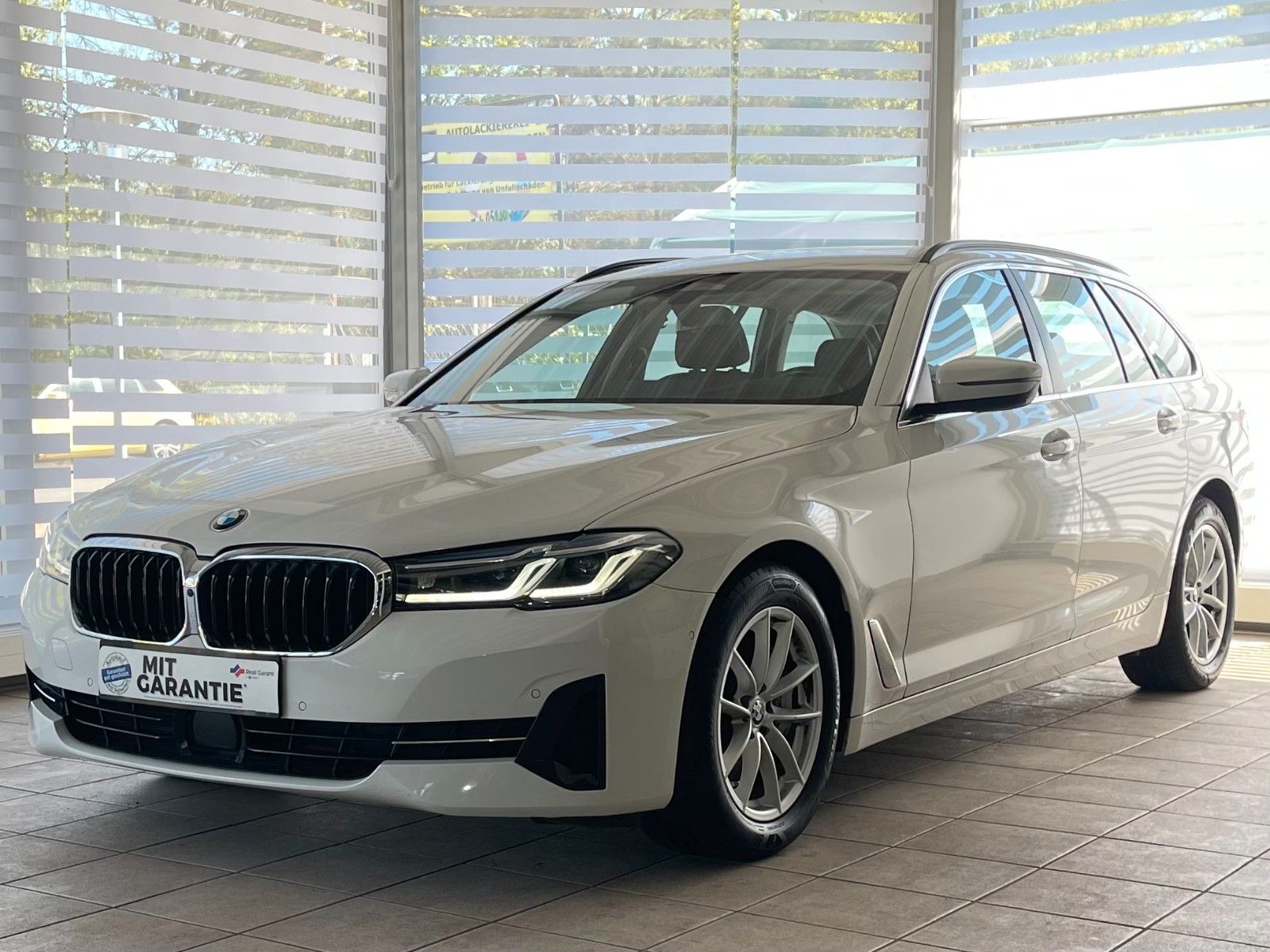 BMW 530d xD LASER HUD 360° AHK 4xKlima DA+ Komf.Zug.