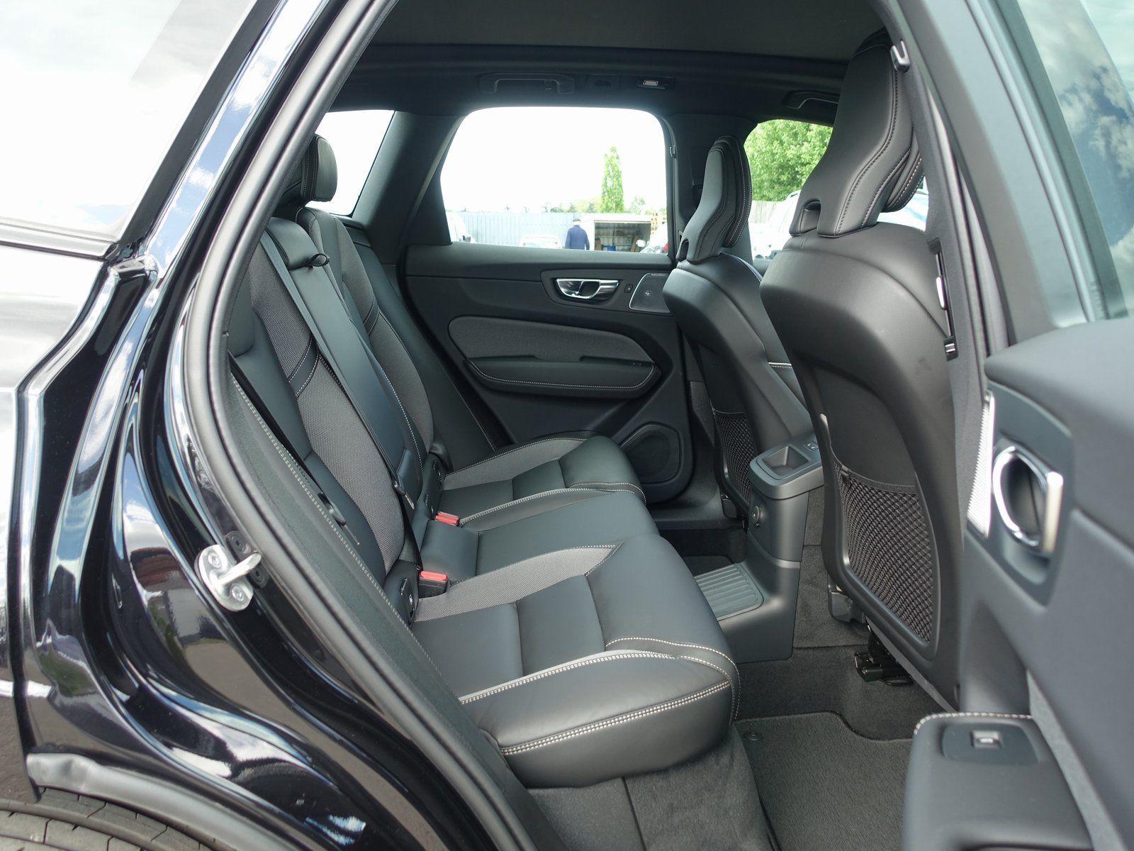 Volvo XC60 Black Edition Plus T6 AWD - Samsaru's Car Outlet