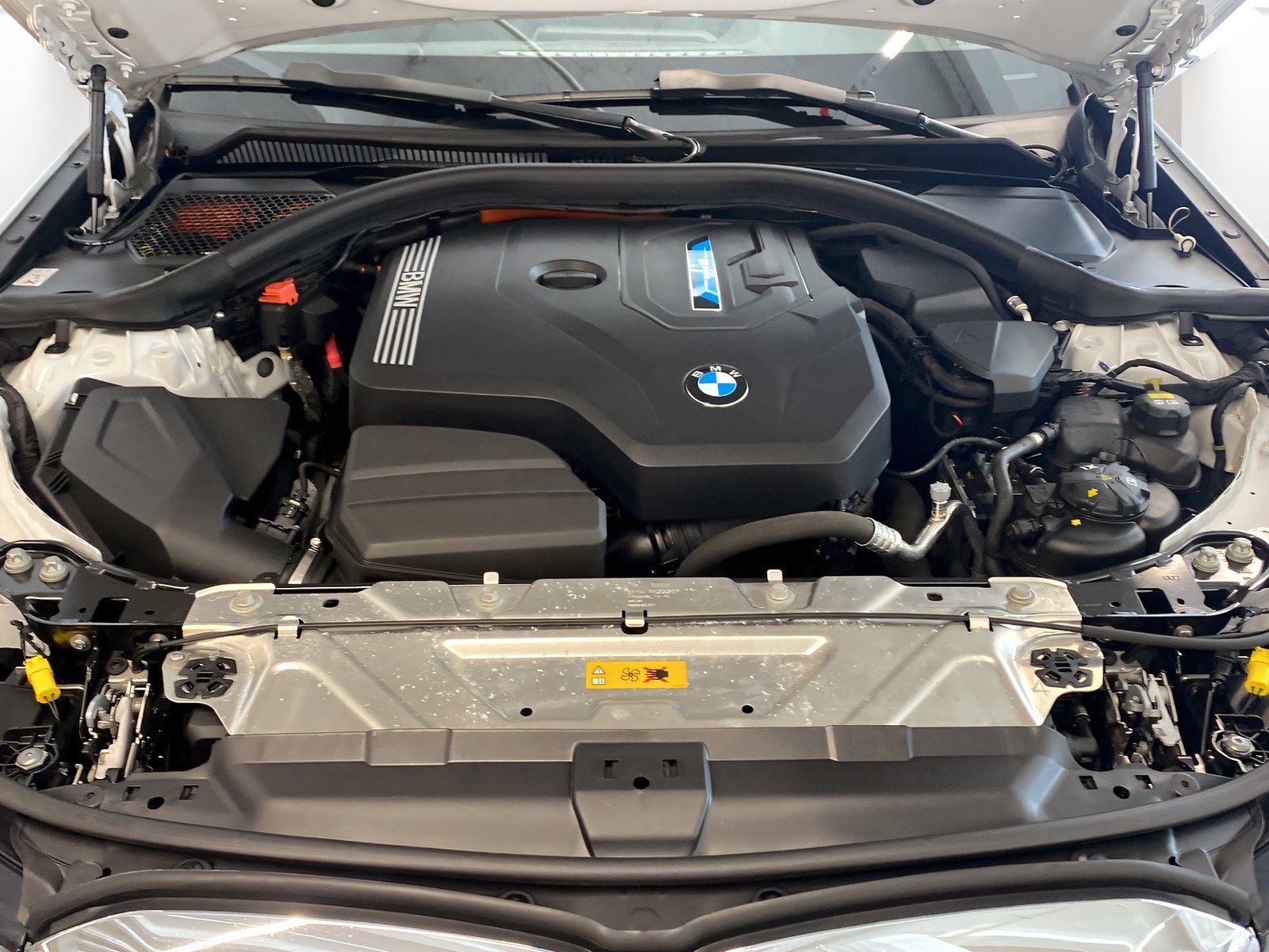 BMW 320e xDrive Touring - Samsaru's Car Outlet