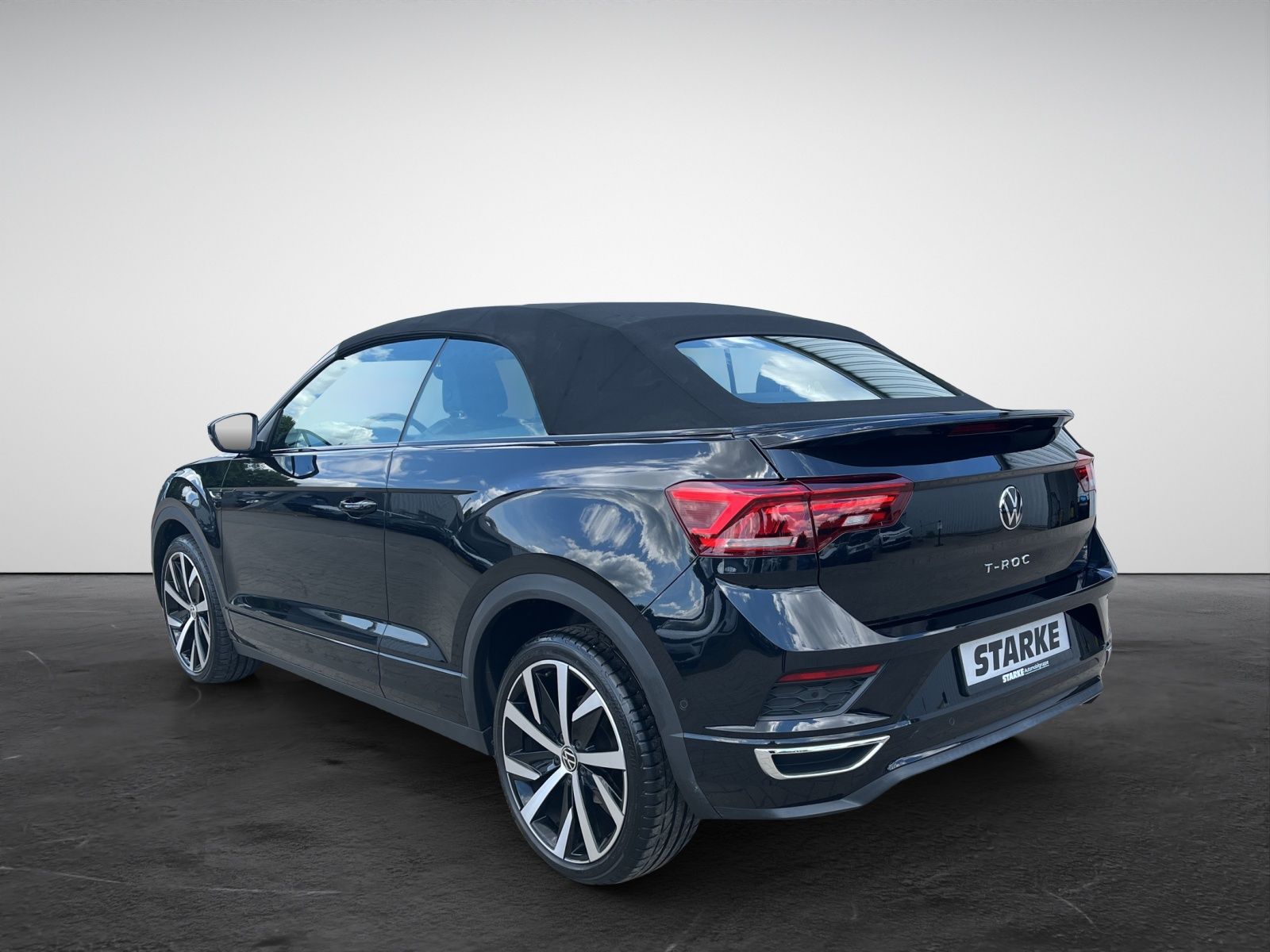 Volkswagen T-Roc 1.5 TSI DSG R-Line Black - Samsaru's Car Outlet