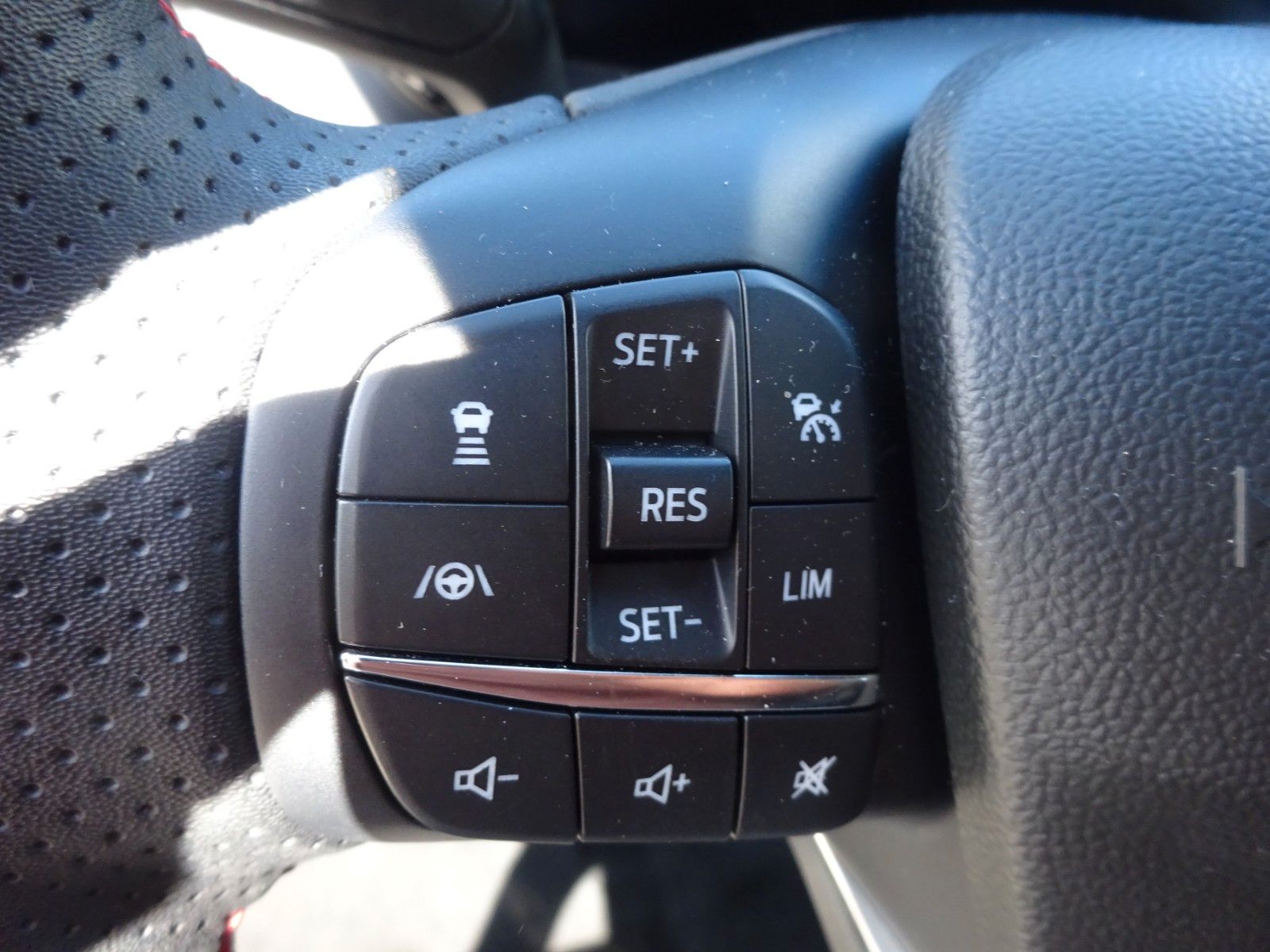 Ford Focus Turnier ST-Line X Autom AHK iACC HuD